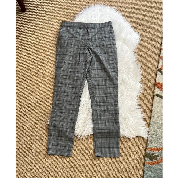 Vince Camuto Pants - Vince Camuto Gray plaid flat front pants size 4